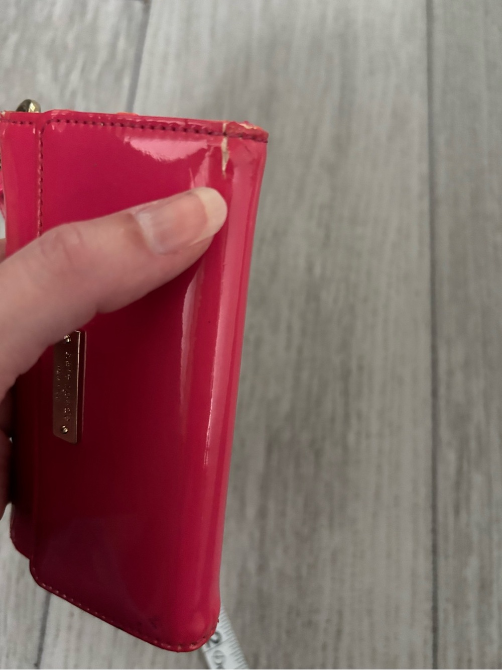 Kate Spade wallet in pink patent. - Picture 8 of 11